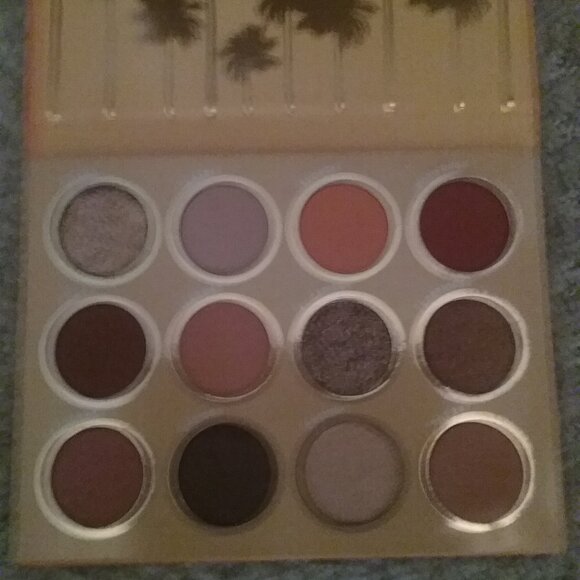 Eyeshadow Palette - Picture 2 of 2